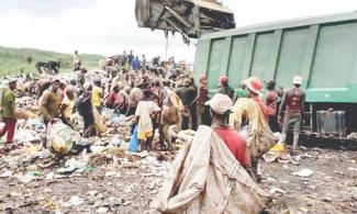 Pandemonium As Hoodlums Attack Residents In Abuja Community Over Scavengers’ Attempt To Steal Pot Of Food
