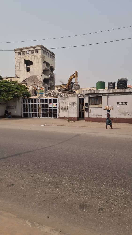 BREAKING: Lagos Government Begins Demolition Of Ancient Igbosere Court Complex