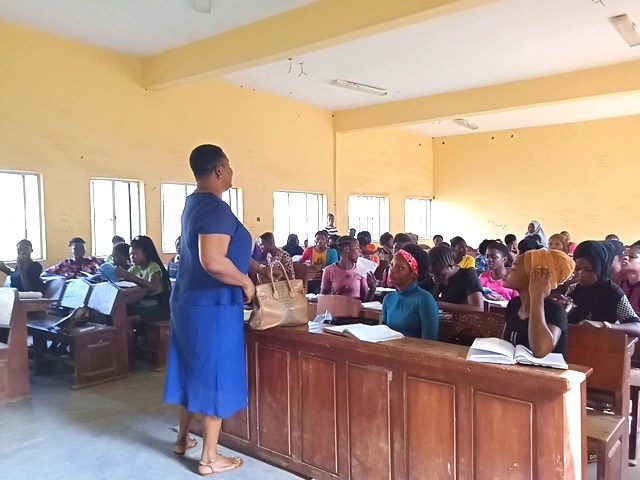 Odeneye Adesola lecturing a phonetics class on February 6, 2019