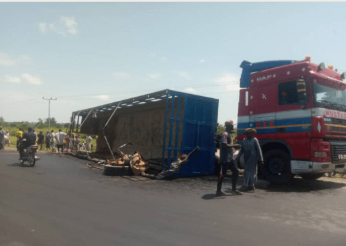 Incident scene where Trailer skipped-off in Adamawa