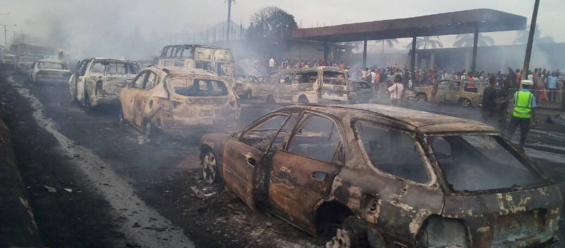 berg2 PHOTONEWS: Heartbreaking Scenes From The Lagos-Ibadan Expressway Tanker Explosion