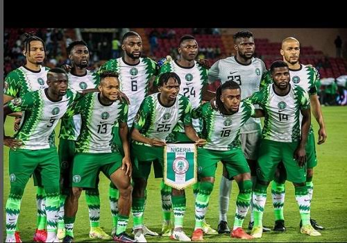 Super Eagles Team Sneaks Into Nigeria In Midnight Flight After AFCON Failure