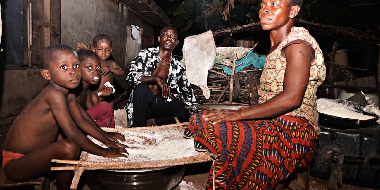Obi’s family with the help of his new wife, Vera, can still produce Garri from cassava