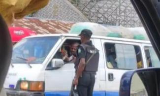 Nigerian Police Order Divisional Headquarters To Fish Out Personnel Collecting Bribe At Anambra Checkpoint
