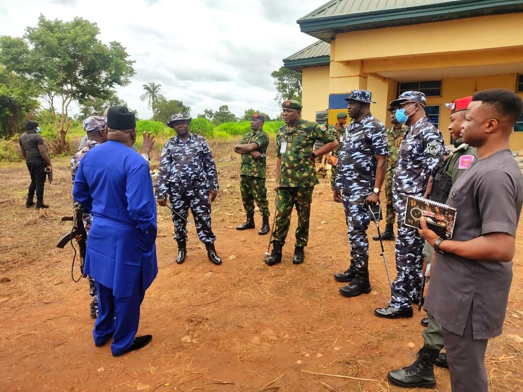 [GIST] Top Police, Military Officers Visit Enugu Community Ravaged By Fulani Herdsmen After SaharaReporters’ Story
