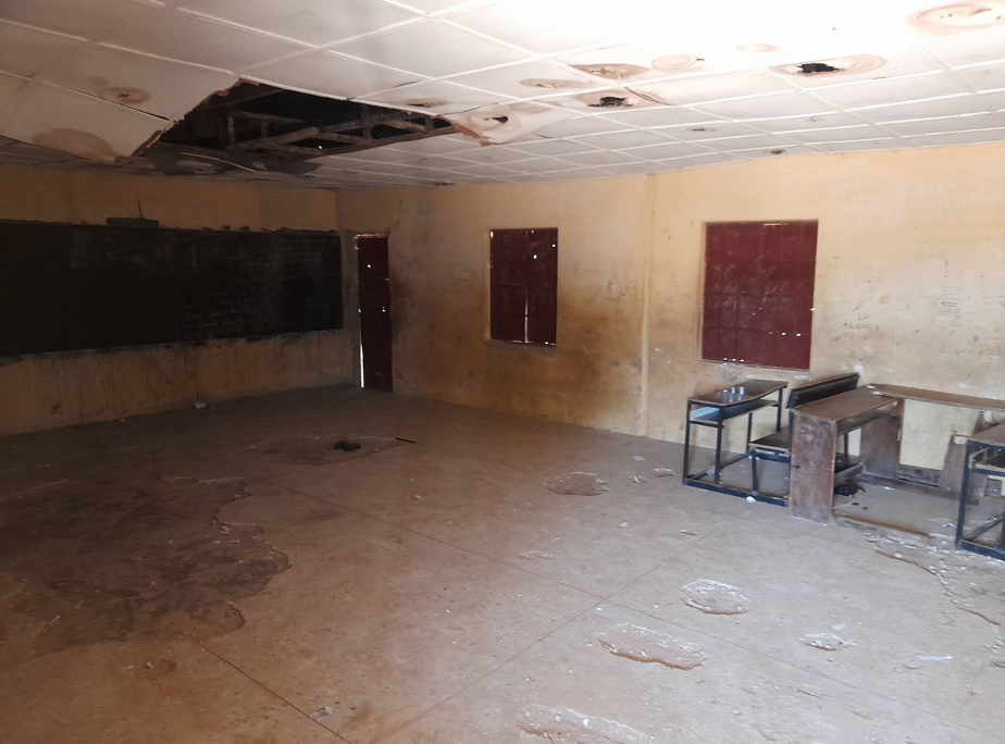 Picture of Danmaliki Primary School classroom with empty furniture; Photo credit: Lukman Abdulmalik.