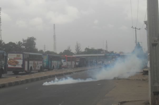 [GIST] Many Students Protesting 3-Year Unpaid Bursaries Reportedly Land In Hospital After Suffering Police Assault, Tear Gas, Beatings With Guns In Delta