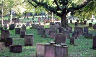 Protesting Workers Threaten To Shut Abuja Cemeteries Over New Salary Structure