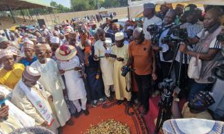 Fulani Herders’ Group Share Kola Nuts As Mark Of Tradition To Seal Atiku's Endorsement For 2023 Presidential Election
