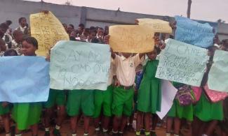 Lagos School Pupils Protest Invasion Of Premises By Land Grabbers, Policemen, Seek Government’s Probe