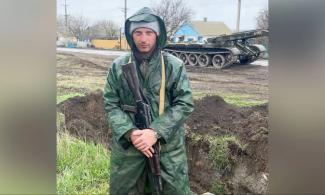 Former Russian Army Officer Admits Captured Ukrainian Soldiers Were Tortured By Russian Troops