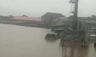 Flood Overtakes Lagos State Communities, Sacks Residents, Submerges Houses, Cars, Others