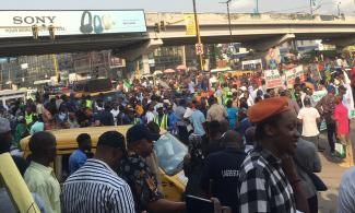 BREAKING: Protesters March In Computer Village, Other Parts Of Lagos As Nigerian Labour Unions Reject Hardship 