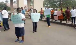 Ondo Medical Workers Protest Non-payment Of ‘Teaching Hospital’ Salaries, Other Entitlements Since 2019 Following Transfer To UTH