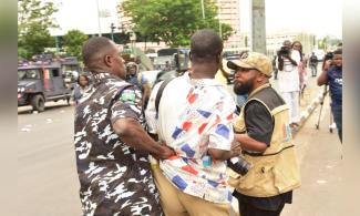 Nigeria Police Arrest Daily Independent Journalist Covering #EndBadGovernance Protest In Abuja, Seize His Mobile Phone