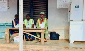 Ondo Governorship Election: INEC Officials Set Up Voting Materials, Await Voters 