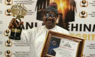 Retired Commodore Olawunmi Who Exposed Buhari Administration's Poor Handling Of Boko Haram Honoured with Gani Fawehinmi Award