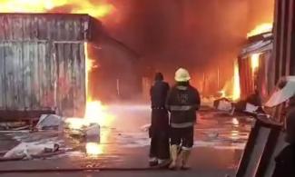 Fire Guts Popular Army Arena Market In Lagos