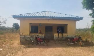 Patients Receive Care Under Trees As Niger Government Abandons Clinic For Years