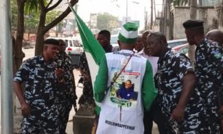 Charity Runner ‘World Wrapperman’ Alleges Repeated Lagos Police Harassment During Cerebral Palsy Run, Including Threat For Displaying Nigerian Flag