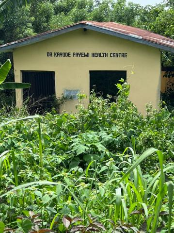 PHOTONEWS: Scams Of Former Ekiti State Governor, Kayode Fayemi, Exposed As Bush Take Over Abandoned 'Fayemi Health Centre'
