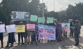 WATCH: Retired Nigerian Police Officers Protest At National Assembly Over Unpaid Pensions